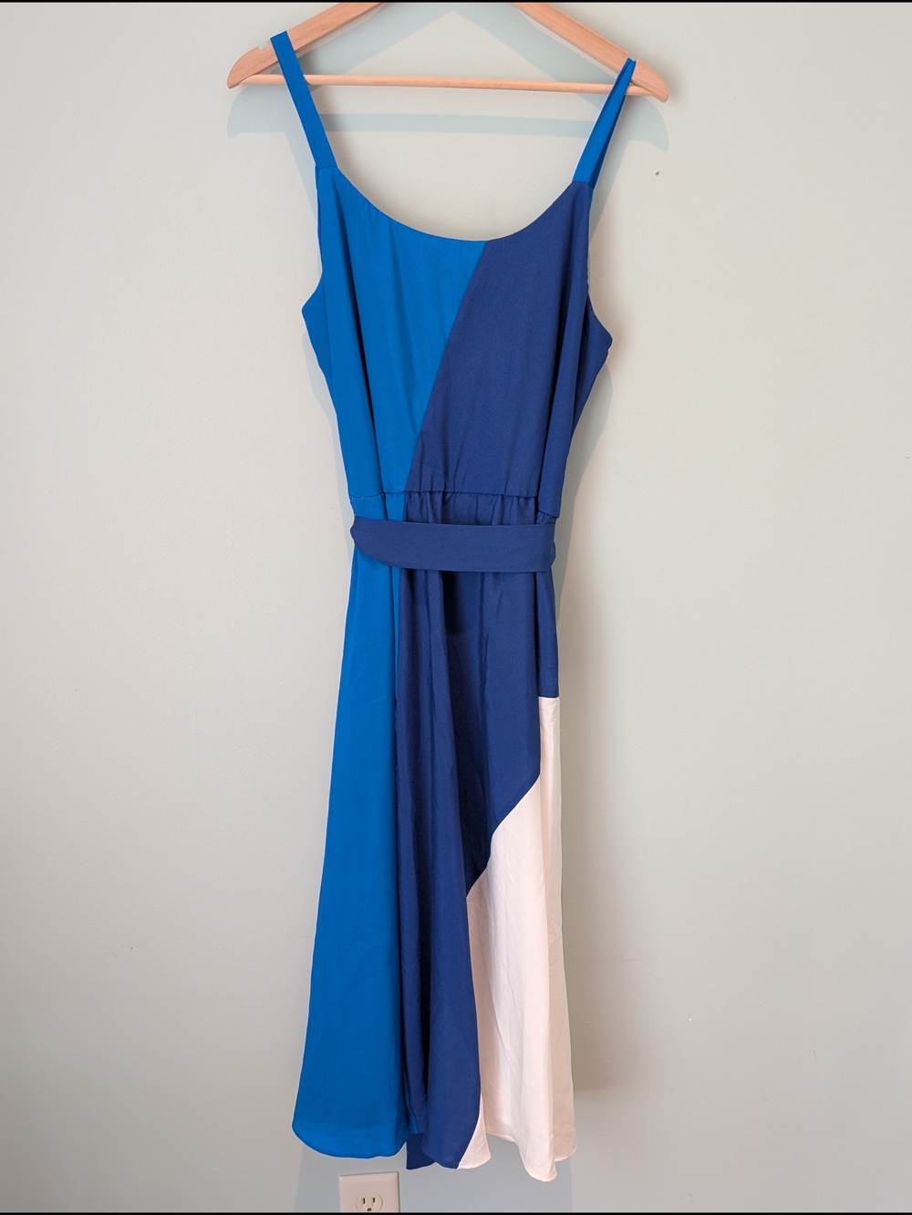 Blue Colorblock Sleeveless Midi Dress - Picture 4 of 5